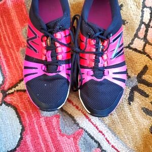 New Balance Women's Athletic Shoes - Black and Pink Us 7